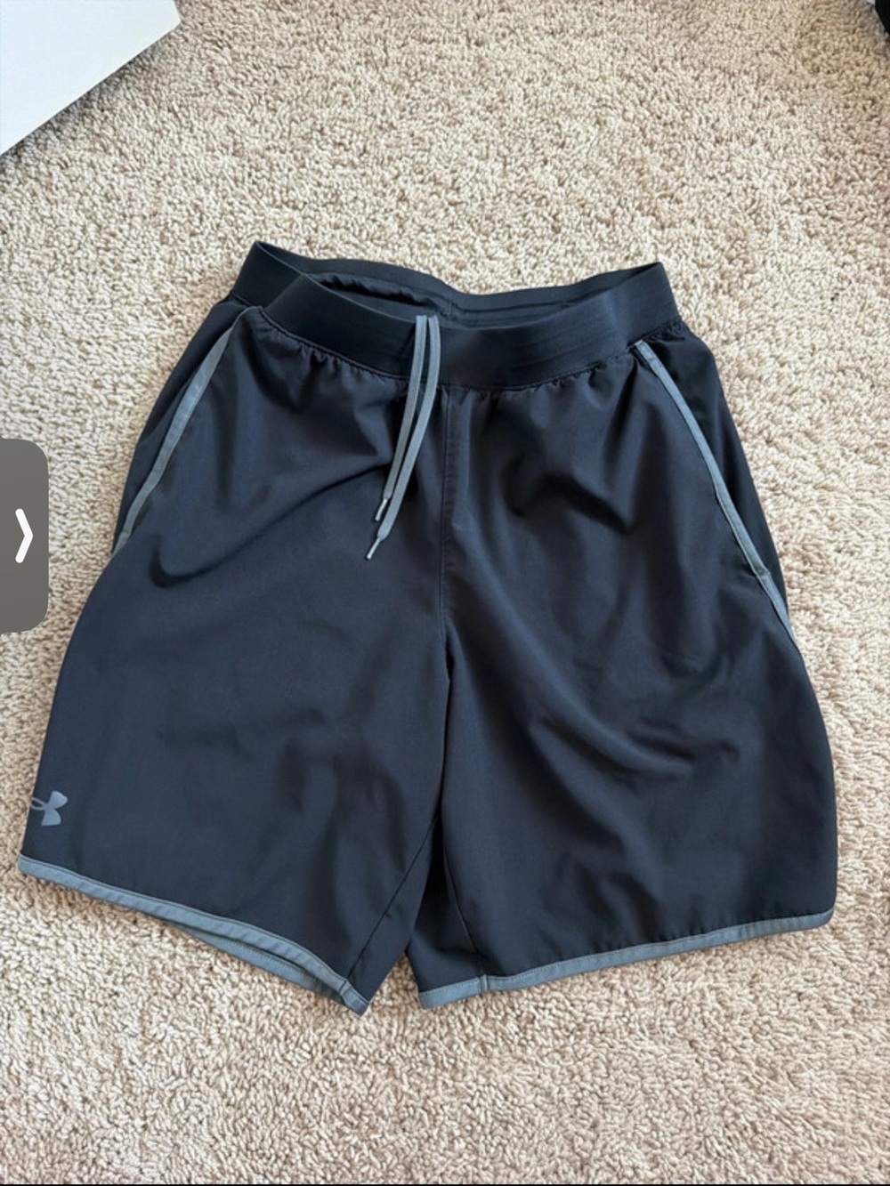 Under Armour Men's Black Athletic Shorts M